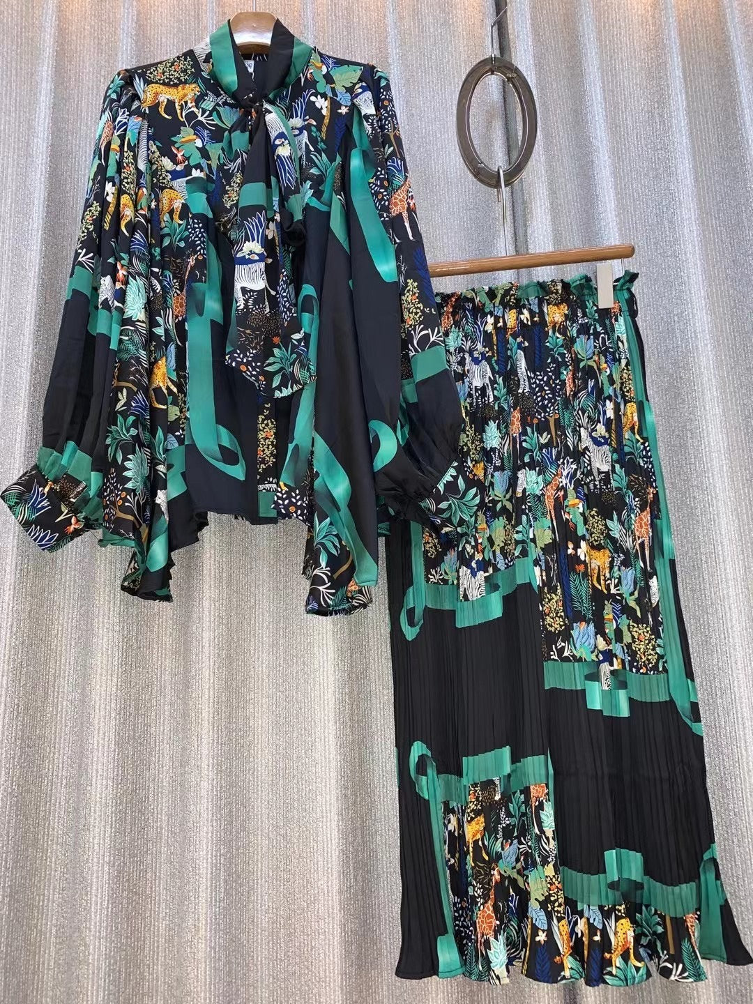 Silhouette cut lantern sleeves butterfly tie flowy belted printed trousers suit - FITzzE