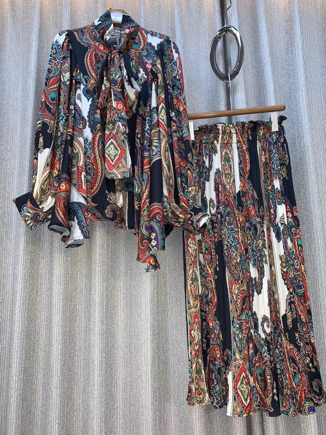 Silhouette cut lantern sleeves butterfly tie flowy belted printed trousers suit - FITzzE