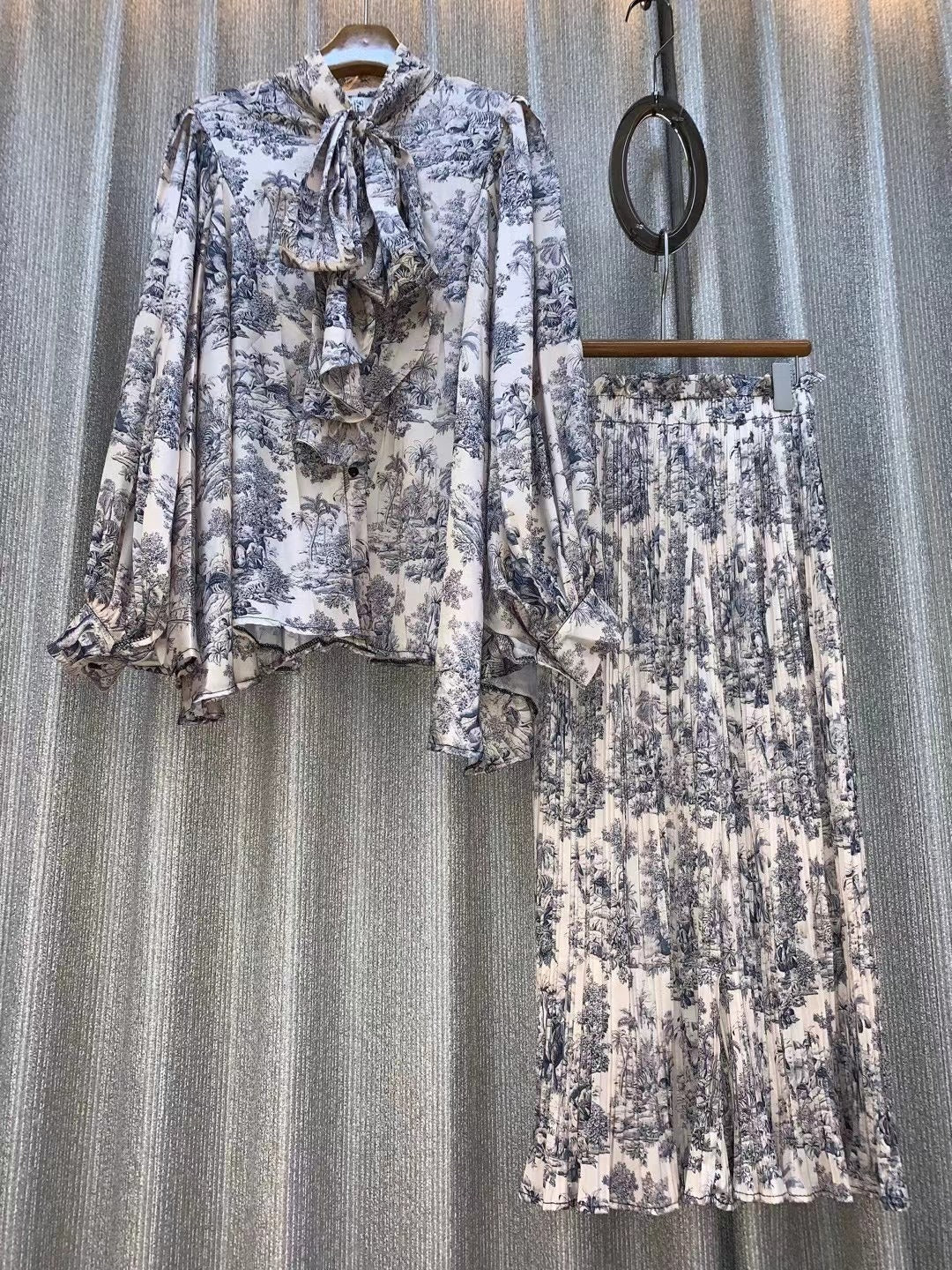 Silhouette cut lantern sleeves butterfly tie flowy belted printed trousers suit - FITzzE